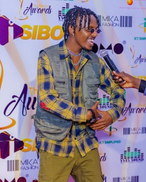 Icyiciro cy'umuhanzi mushya w'umwaka [The Choice New Artist of the Year]:hatsinze Juno kizigenza