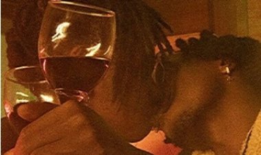 Ariel Wayz na Juno Kizigenza umuvinyo warabayobotse barasomana bya nyabyo mu ndirimbo-Video