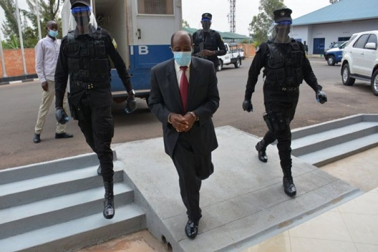 Ubushinjacyaha bwasabiye Paul Rusesabagina gufungwa burundu