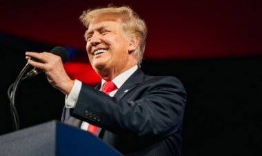 Donald Trump yatangije urubuga agiye kwidogeraho nyuma yo guhabwa gasopo kuri Twitter na Facebook