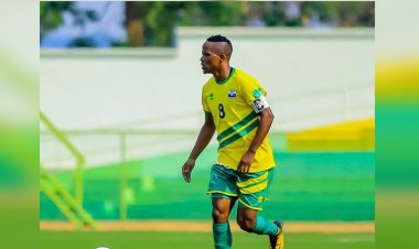 Niyonzima Haruna akoze mateka atarakorwa n'undi mukinnyi mu Rwanda