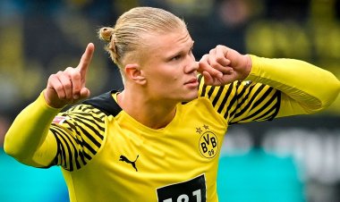 Hari umukinnyi amakipe akomeye ku isi ari kurwanira