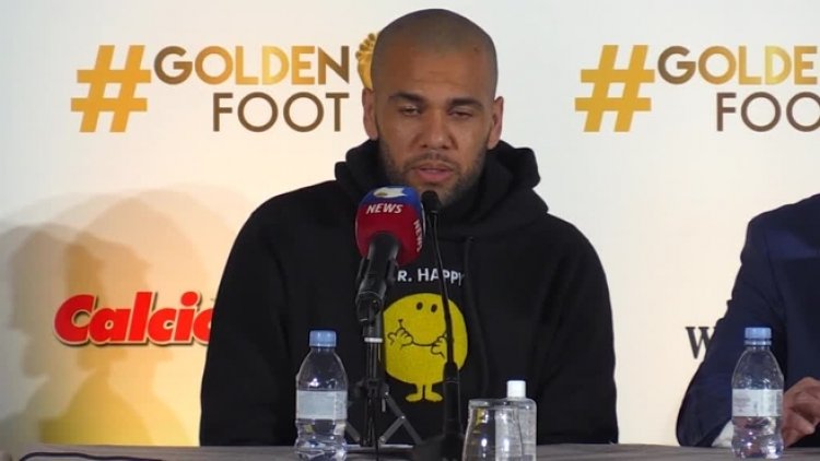 Dani Alves wakinanye na Messi hari umukinnyi yari guha Ballon d'or utari Lionel Messi