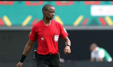 AFCON:Umusifuzi mpuzamahanga yakoze ibara asoza umukino iminota itageze