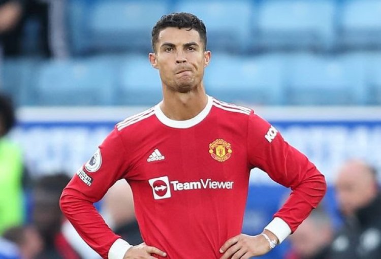 Cristiano Ronaldo yabwiwe gufunga umunwa nyuma yo gutanga amabwiriza ku mutoza uzatoza Manchester United