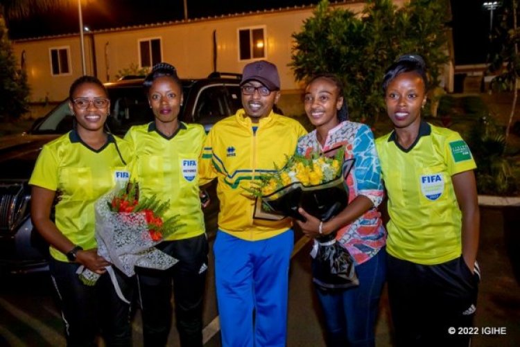 Salima Mukansanga uvuye kwandika amateka mu gikombe cya Afurika yakiriwe neza i Kigali