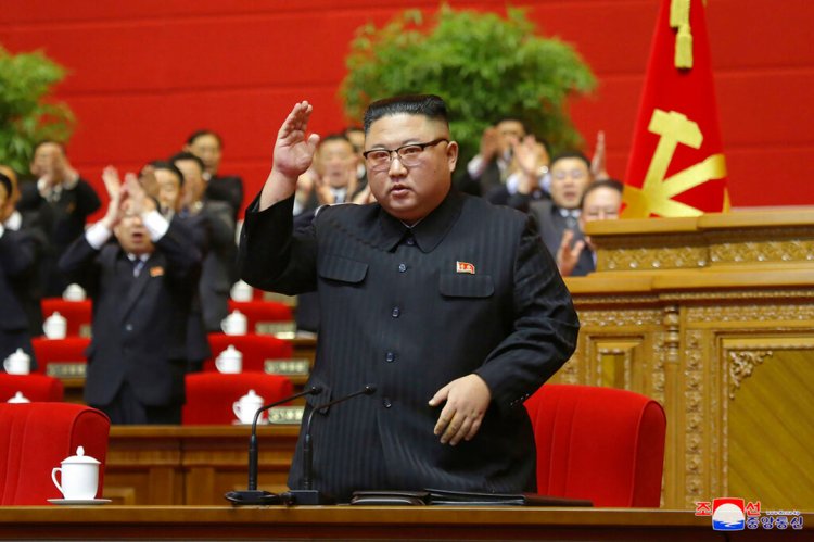 Burya perezida Kim Jong-Un utinywa na benshi afite ikipe afana mu Bwongereza