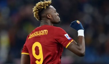 Tammy Abraham wanzwe muri Chelsea yashimagije Jose Mourinho karahava