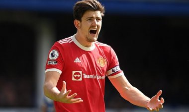 Harry Maguire yikomye abafana ba Manchester United yise ibigwari nyuma yo kumutera ubwoba