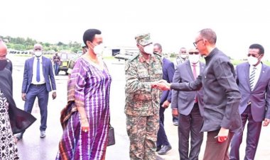 Perezida Paul Kagame yasesekaye i bugande kwizihiza isabukuru ya Lt Gen Muhoozi Kainerugaba