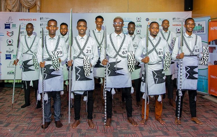 Mister Rwanda 2022: Harabura amasaha make ngo abasore 18 bamenyekane , dore 3 bayoboye abandi