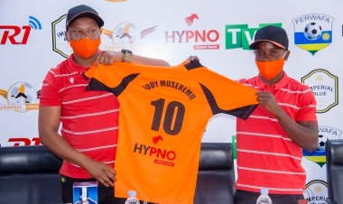 Intare y'akanwa rwabwiga yaje gukanga amakipe birangira irisha