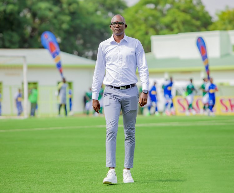 Haringingo Francis yemeza ko gusamara, imisifurire no korohereza APR FC ari  byo byabujije Kiyovu igikombe - Thechoicelive Entertainment Daily news  Updates