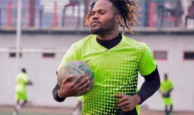 Rayon Sports yapapuwe na AS Kigali igiye kwishumbusha undi rutahizamu