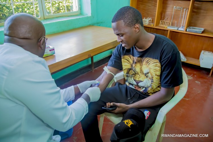 Abakinnyi ba Rayon Sports bapimwe Covid-19 n’izindi ndwara mbere yo gutangira imyitozo