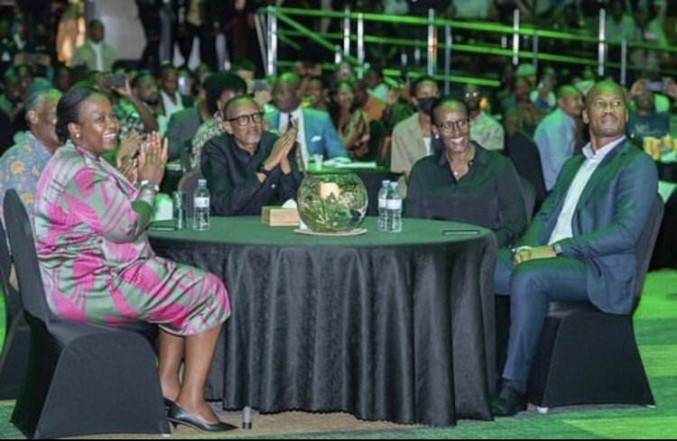 Kwita Izina 18: Perezida Paul Kagame n’umufasha we bitabiriye igitaramo cyarimo Youssou N'Dour, Sauti Sol n’abandi- Amafoto