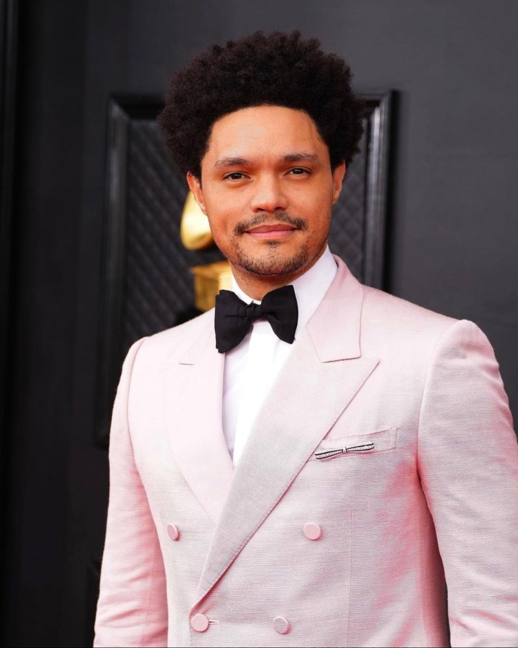 Umunyarwenya Trevor Noah agiye kongera kuyobora itangwa rya Grammy Awards