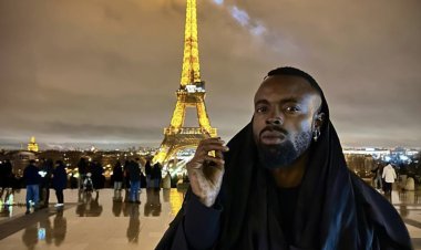 Turahirwa Moses yahengereye abantu bahuze yiyita indaya