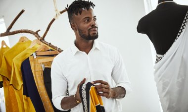 Moses ni muntu ki ugeze ku rwego rwo kwambika Jason Derulo?