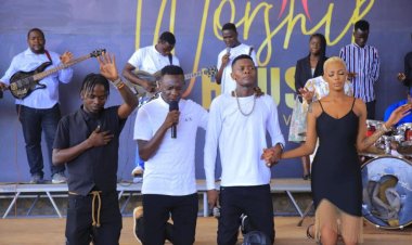 Imbere y'itorero, Chameleone yashimiye Imana