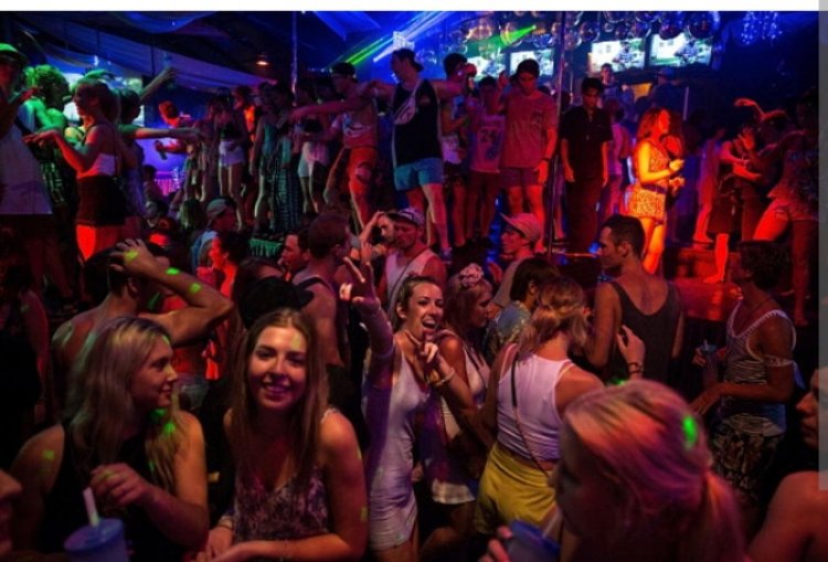 Ibiciro byatumbagijwe ku bahanzi bo muri Kanada bakorera ibitaramo muri USA 