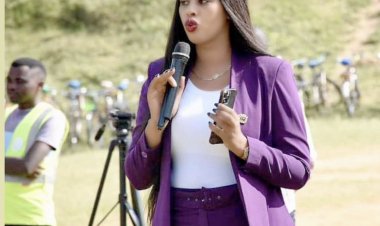 Umunsi w’abagore: Alliah Cool yishyuriye mituweli imiryango 50