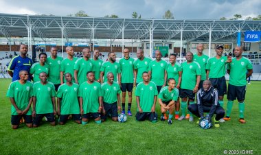 Kuki stade ya Kigali yitiriwe Pele?