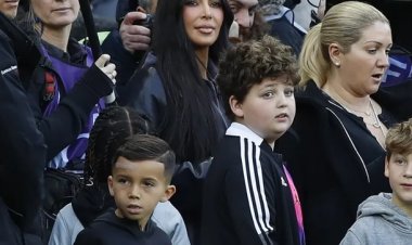 Kim Kardashian akomeje ku ryoherwa na ruhago mu Burayi