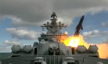 U Burusiya bwakoze imyitozo yo kurasa misile zidasanzwe