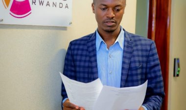 Ku myaka 38 y'amavuko akiri Imanzi! Sibomana Emmanuel yujuje miliyoni y'abamukurikira kuri Instagram