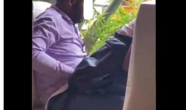 Uwagaragaye atera akabariro mu ruhame ubu ari mu mazi abira