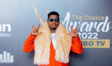 The Choice Awards 2022: Bruce Melody yarushije iki bagenzi be kugira ngo yegukane ibihembo bibiri?