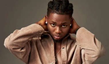 Yanditse alubumu mu marira n'agahinda