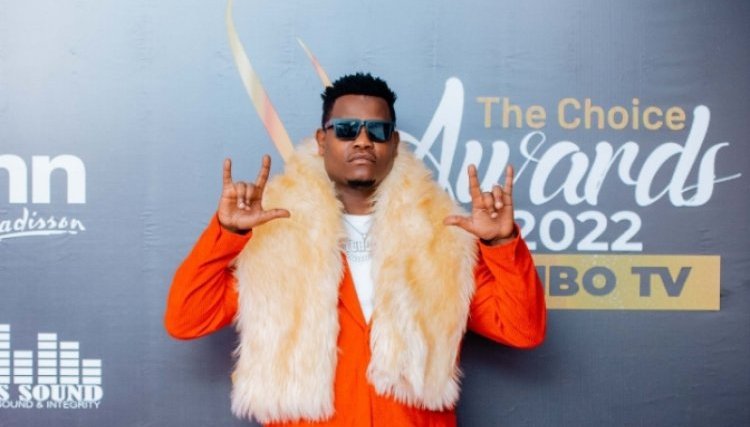 The Choice Awards 2022: Bruce Melody yarushije iki bagenzi be kugira ngo yegukane ibihembo bibiri?