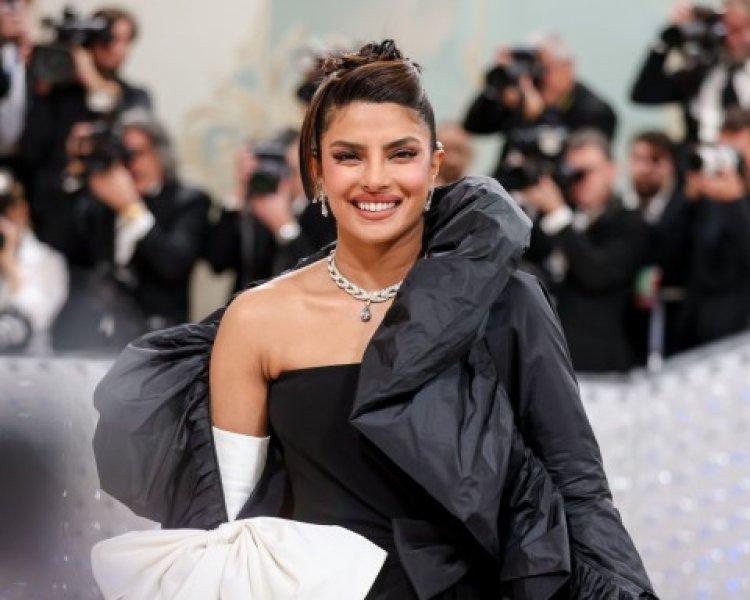 Priyanka Chopra guhinduka ku isura gato byari bimwubikiye imbehe