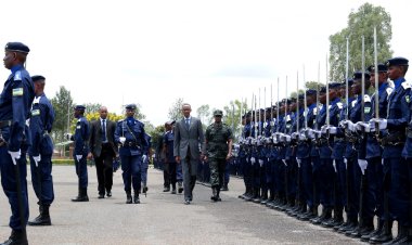 Perezida Kagame yazamuye mu ntera Abapolisi