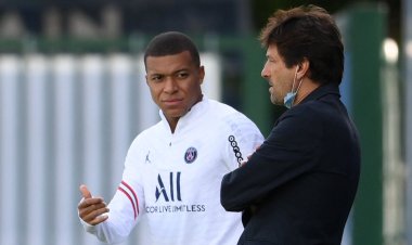 Uwahoze ari diregiteri muri PSG yayigiriye inama yo gutandukana Mbappe