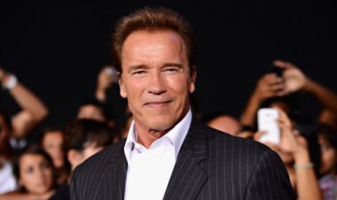 Arnold Schwarzenegger yahanishije umukobwa we  kumutwikira inkweto mu maso 