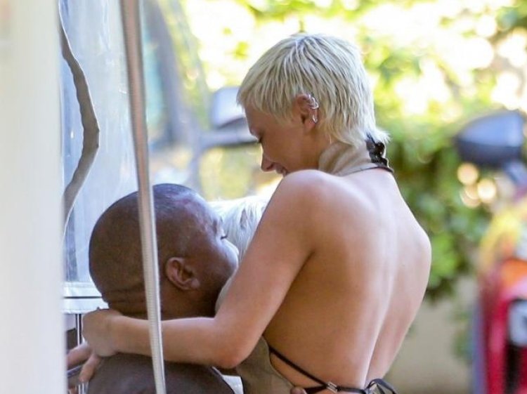 Umugore wa Kanye West, yandagaje inshuti ze zikomeje kwibaza ku mugabo we