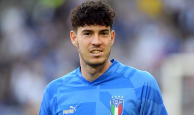 Chelsea na Manchester zigiye kugonganira ku mukinnyi