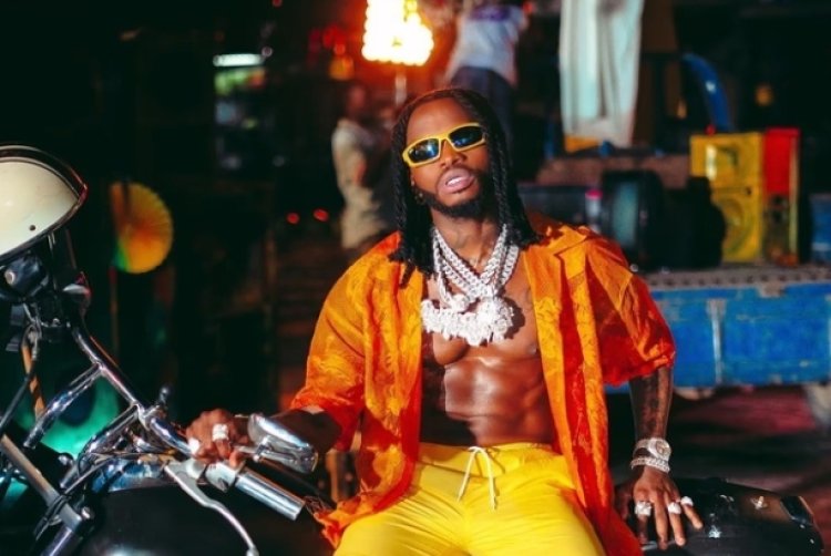 Benshi byabagora kunyigondera! Diamond arinubira urusenda mu bitaramo byo muri East Africa