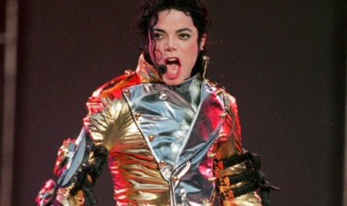 Michael Jackson umaze imyaka 14 yitabye Imana arakinjiza agatubutse