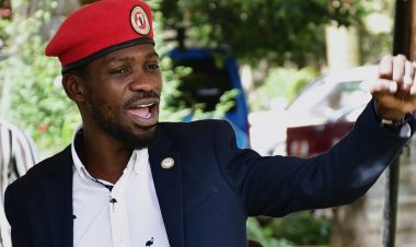 Bobi Wine yinaze mu  bicu nyuma yo gukomorerwa n'Abongereza