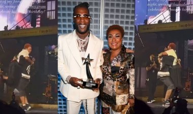 Yateruye mama we ku rubyiniro! Burna Boy yifurije isabukuru y'amavuko mama we