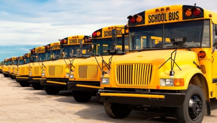 Ese waba uzi impamvu imodoka zitwara abanyeshuri zisigwa irangi ry'umuhondo?