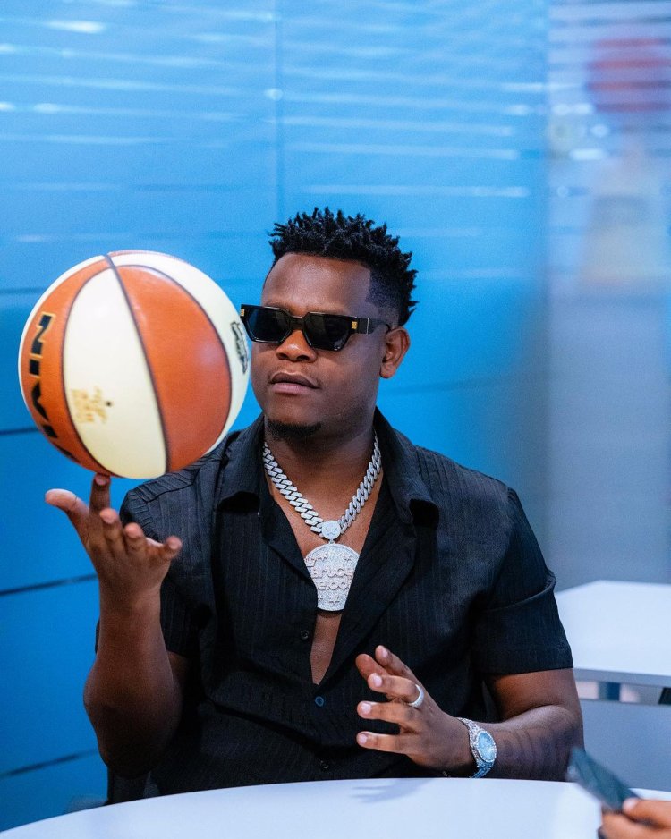 Agiye kugura impuzankano y'ishuri! Amarangamutima ya Bruce Melodie nyuma y'intsinzi y'ikipe yashoyemo