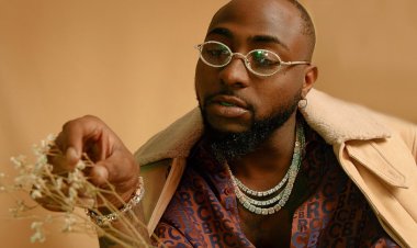 Davido yikururiye ibitutsi nyuma yo kwivanga mu by'amoko muri Nigeria