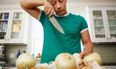 Dore impamvu ituma umuntu azana amarira iyo arimo gukata ibitunguru