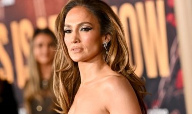 Bitunguranye Jennifer Lopez yasubitse ibitaramo bye