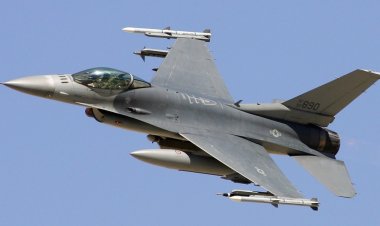 Kera kabaye Ukraine yakiriye indege kabuhariwe zirasa ibisasu kilimbuzi